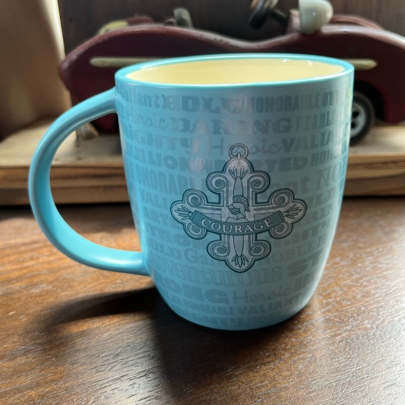 Hallmark Cowardly Lion Courage Mug - Picture 3 of 6